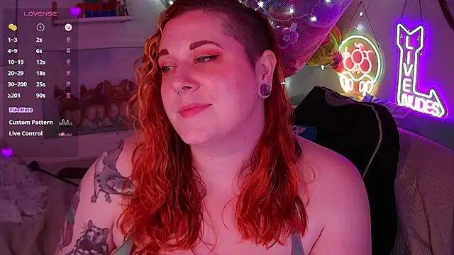 Snapshot of opalreigning chatting on May 2026 09:15:01 AM opalreigning online show from May 2026 09:15:01 AM