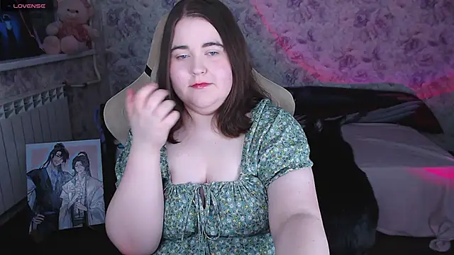 Snapshot of Estelle_Hicks chatting on June 2026 07:14:01 PM Estelle Hicks online show from June 2026 07:14:01 PM