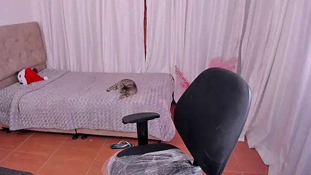 Victoryyy  online show from December 2024 08:26:02 PM