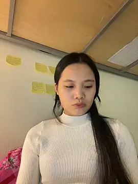 Snapshot of Be-MyMy chatting on December 2024 02:19:02 PM Be-MyMy online show from December 2024 02:19:02 PM