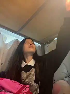 Snapshot of Be-MyMy chatting on February 2025 01:32:01 PM Be-MyMy online show from February 2025 01:32:01 PM