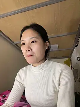 Snapshot of Be-MyMy chatting on February 2025 08:17:02 AM Be-MyMy online show from February 2025 08:17:02 AM