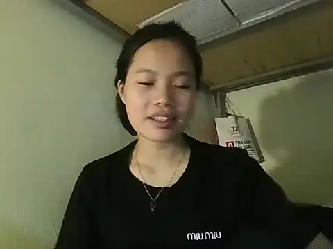 Snapshot of Be-MyMy chatting on October 2025 12:33:01 PM Be-MyMy online show from October 2025 12:33:01 PM