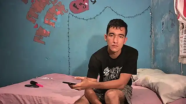 Sweetiefoxxx online show from December 2024 06:08:01 PM