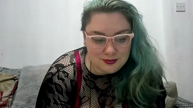 Bustycurves online show from April 2026 11:25:01 PM