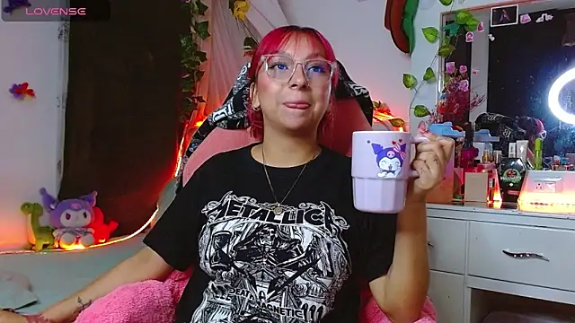 Littlerouse  online show from December 2025 11:14:02 PM