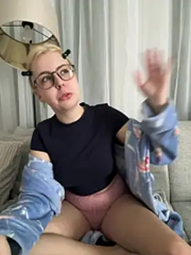 Snapshot of Livewithlucy chatting on February 2026 09:01:02 AM Livewithlucy online show from February 2026 09:01:02 AM