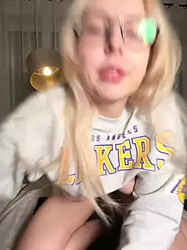 Snapshot of Livewithlucy chatting on February 2026 07:01:01 AM Livewithlucy online show from February 2026 07:01:01 AM