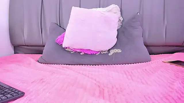 Cherllynn online show from February 2025 06:09:02 PM