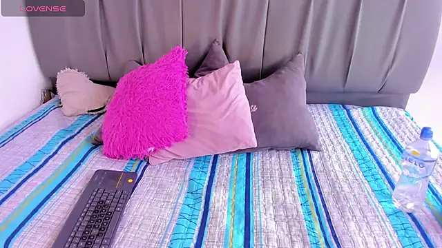 Cherllynn online show from September 2025 05:02:02 PM