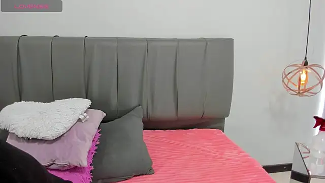 Cherllynn online show from September 2025 03:39:01 PM