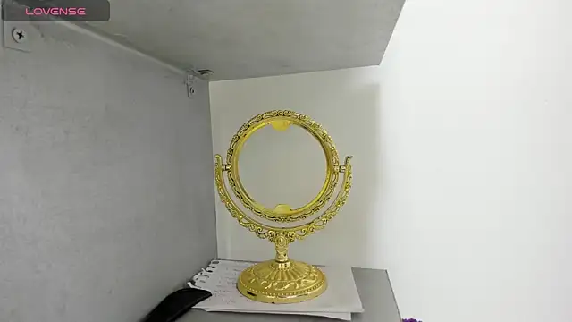 Cherllynn online show from November 2025 03:22:01 PM