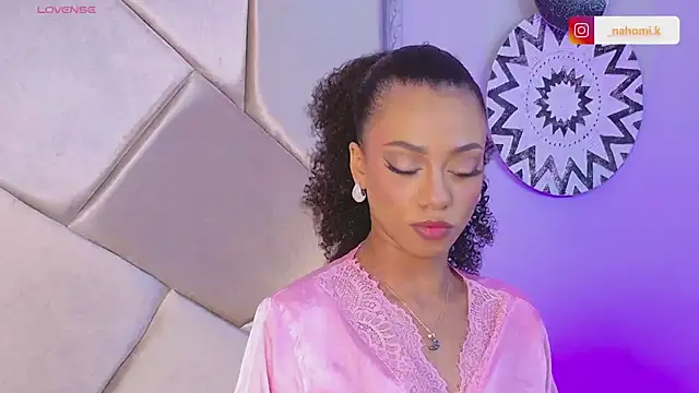 Snapshot of Nahomi_King chatting on February 2025 01:10:02 PM Nahomi King online show from February 2025 01:10:02 PM