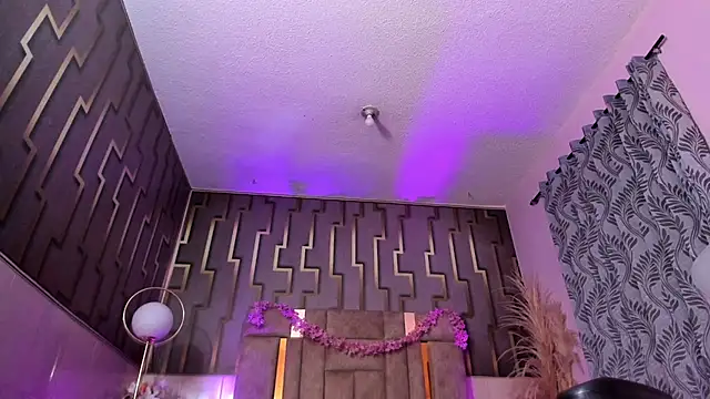 Yelena mutiz online show from December 2024 04:10:01 PM