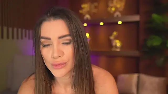 Snapshot of JustinneJade chatting on March 2026 04:24:02 AM JustinneJade online show from March 2026 04:24:02 AM