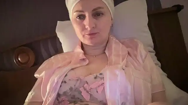 Snapshot of Viola_sweet chatting on June 2026 12:02:04 AM Viola sweet online show from June 2026 12:02:04 AM