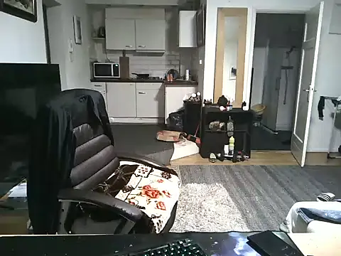 mihaimichael online show from March 2025 05:33:01 AM