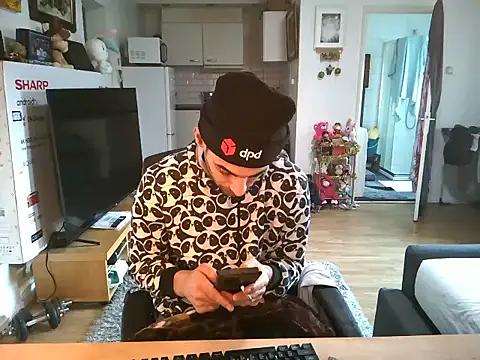 mihaimichael online show from November 2025 12:15:02 PM