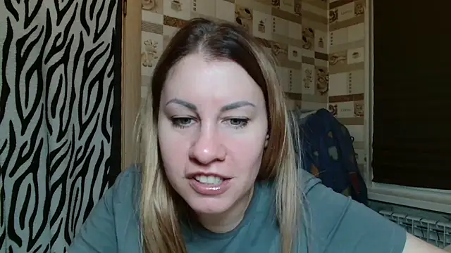 TherestlessKitty online show from April 2026 10:25:02 PM