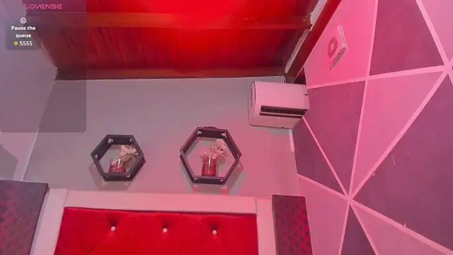 Karoll014 online show from November 2025 12:08:02 PM