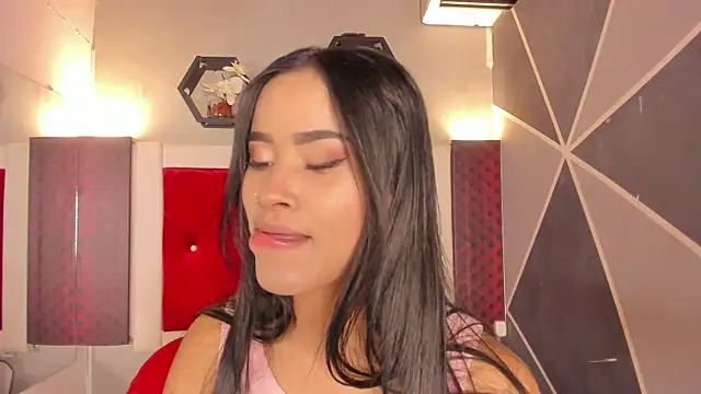 Karoll014 online show from April 2026 12:32:01 PM