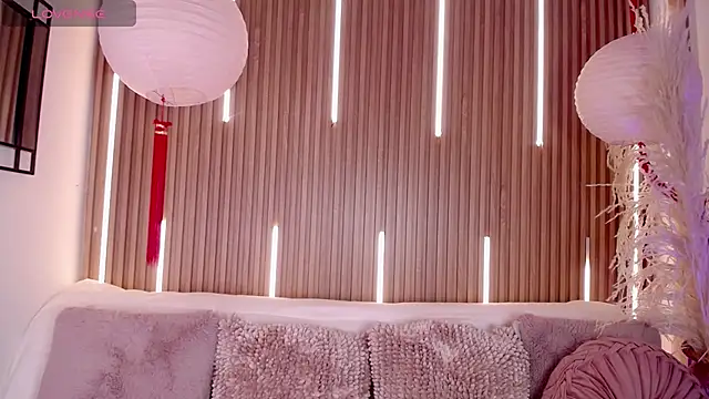 Tayzon Foxxx online show from April 2026 08:33:01 PM