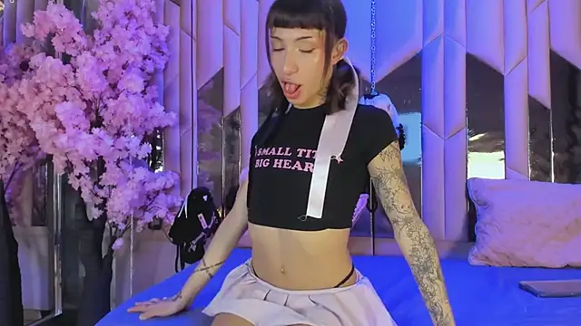 MadisonWood01 online show from November 2025 02:39:01 PM