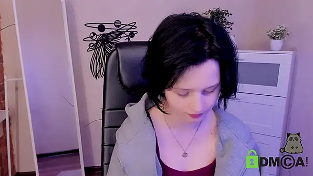 Alina Mills online show from December 2024 03:22:02 PM