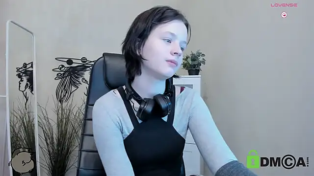 Alina Mills online show from March 2025 10:44:02 AM