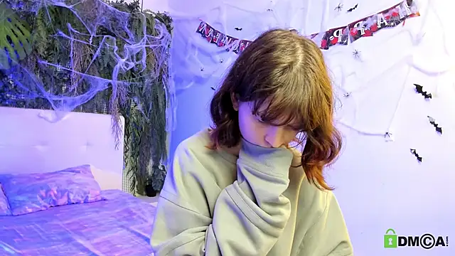 Alina Mills online show from October 2025 08:29:02 AM