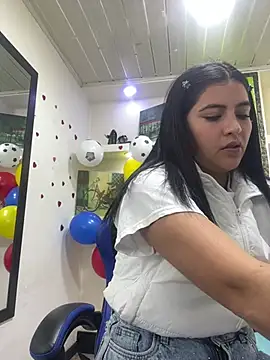  luna torres online show from June 2026 01:39:02 PM