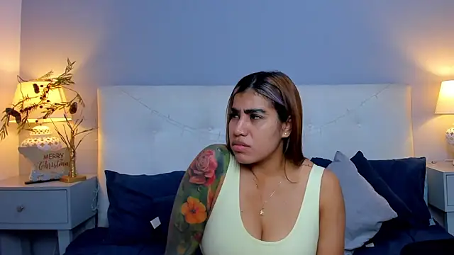 SaraaJhonsonn online show from November 2025 03:55:02 PM