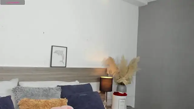 SaraaJhonsonn online show from April 2026 02:19:02 PM