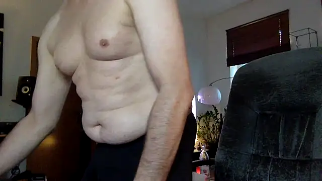 Snapshot of tomz0819 chatting on September 2025 12:32:01 PM tomz0819 online show from September 2025 12:32:01 PM