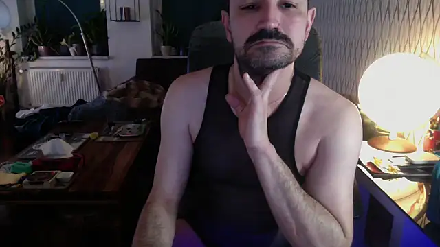 Snapshot of tomz0819 chatting on February 2026 10:07:01 PM tomz0819 online show from February 2026 10:07:01 PM