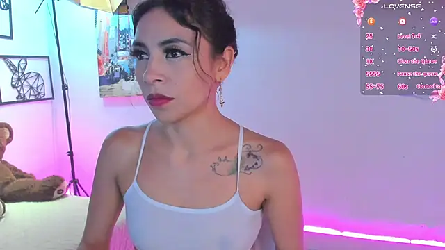 emma-hiill online show from December 2024 08:18:01 PM