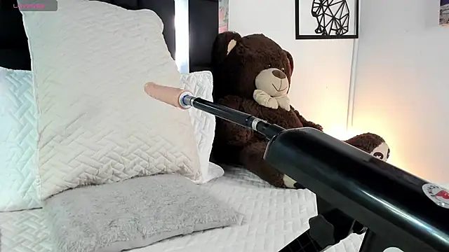 emma-hiill online show from January 2025 02:08:02 PM