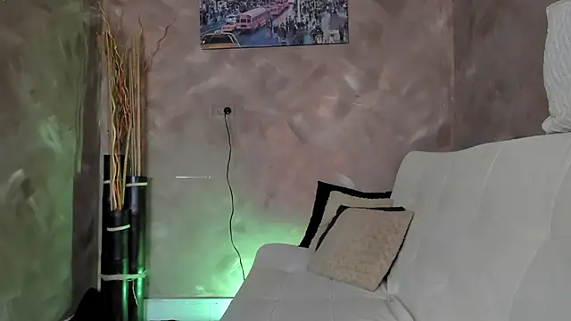 emma-hiill online show from March 2025 03:31:02 PM