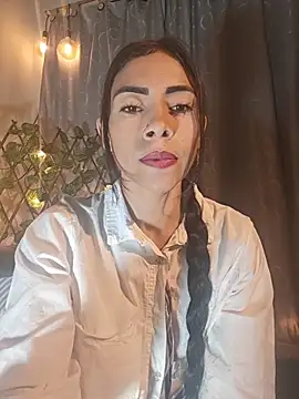 Snapshot of emma-hiill chatting on April 2026 11:20:02 PM emma-hiill online show from April 2026 11:20:02 PM