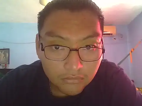 Snapshot of daniel4444Cu chatting on July 2026 06:43:02 PM daniel4444Cu online show from July 2026 06:43:02 PM