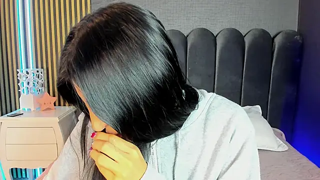 Nicolette ks  online show from March 2026 04:29:01 AM