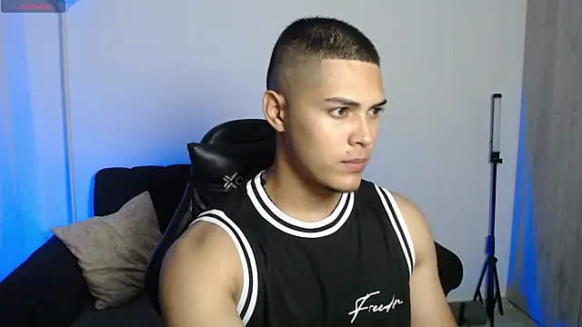 Snapshot of Iamdylan777 chatting on July 2026 04:04:01 AM Iamdylan777 online show from July 2026 04:04:01 AM