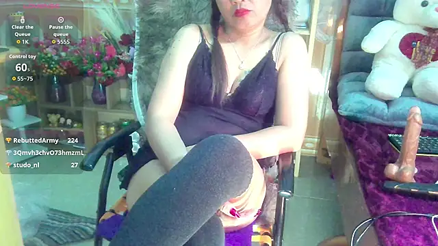 Jerry-Lan online show from November 2025 07:03:01 PM