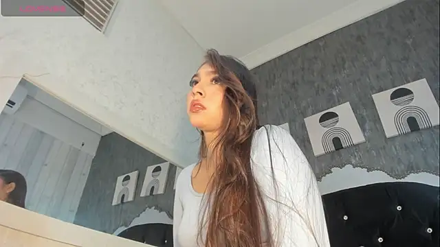 Paola  23 online show from May 2026 01:30:02 PM