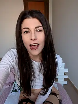 Aisha Moretti online show from February 2026 02:59:01 PM