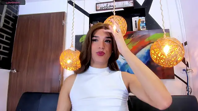 victoria aleia  online show from November 2025 09:00:02 PM