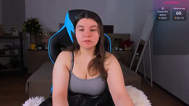 Snapshot of Viola__Shy chatting on January 2026 09:51:02 PM Viola Shy online show from January 2026 09:51:02 PM