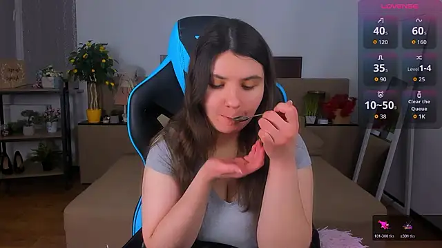 Snapshot of Viola__Shy chatting on February 2026 09:20:01 PM Viola Shy online show from February 2026 09:20:01 PM