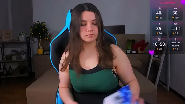 Snapshot of Viola__Shy chatting on February 2026 11:31:02 PM Viola Shy online show from February 2026 11:31:02 PM