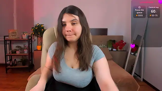 Snapshot of Viola__Shy chatting on February 2026 08:49:02 PM Viola Shy online show from February 2026 08:49:02 PM